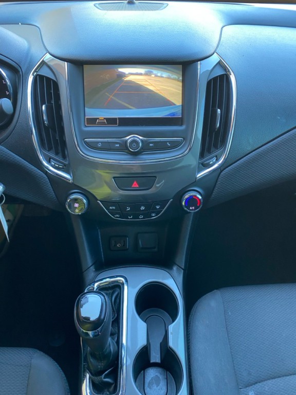 2019 Chevrolet Cruze Image 18