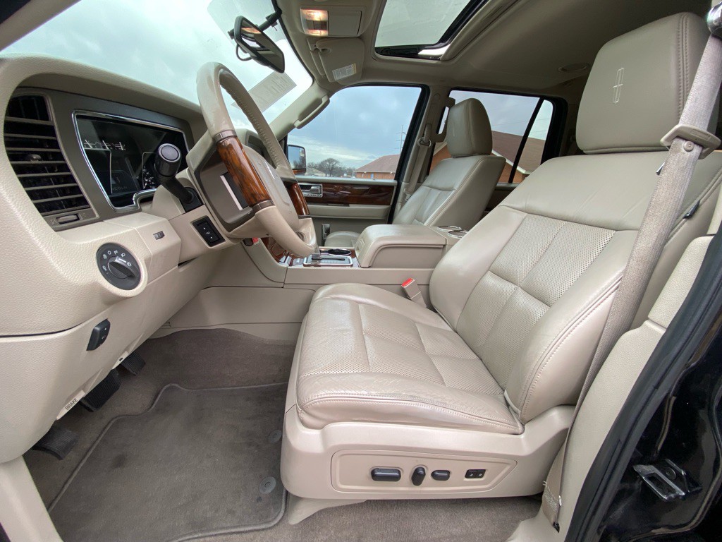 2012 Lincoln Navigator Image 9