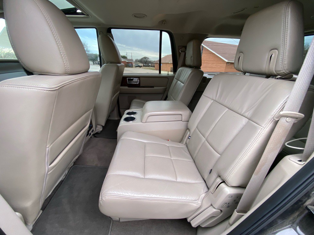 2012 Lincoln Navigator Image 11