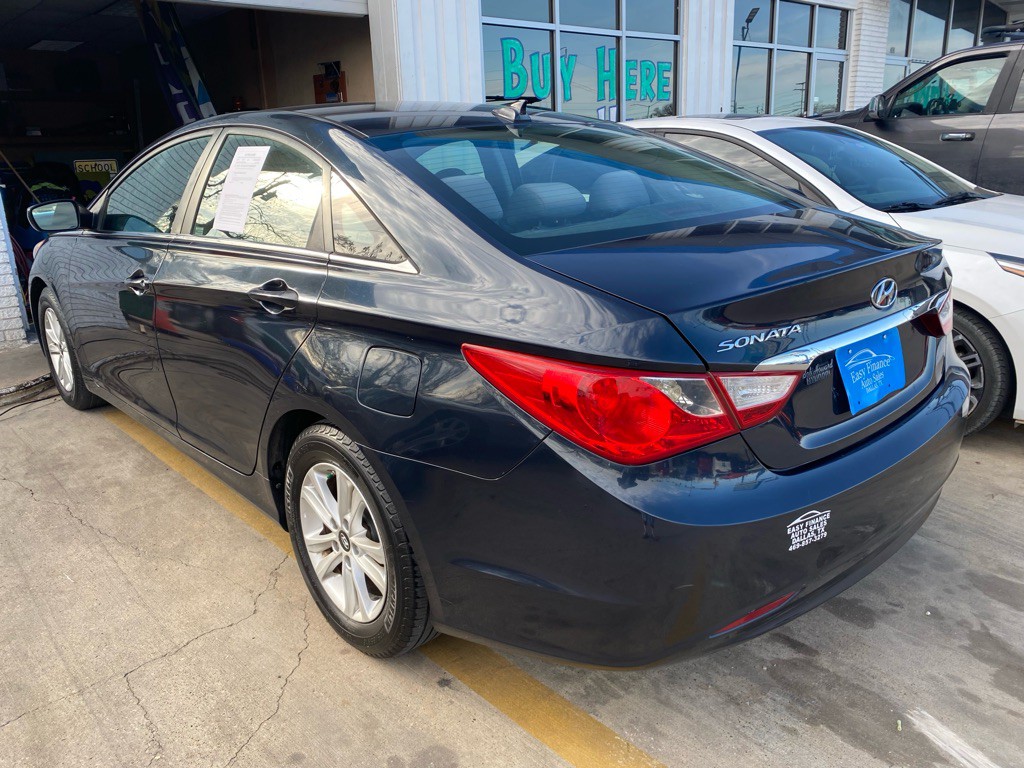 2013 Hyundai Sonata Image 2