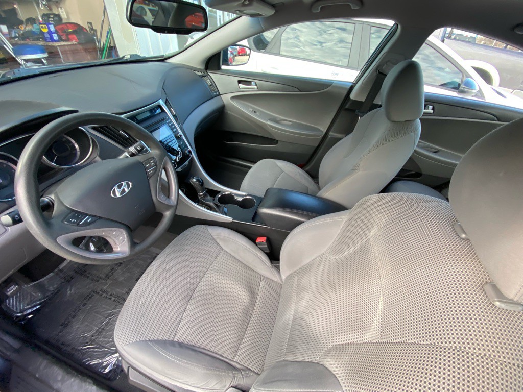 2013 Hyundai Sonata Image 3