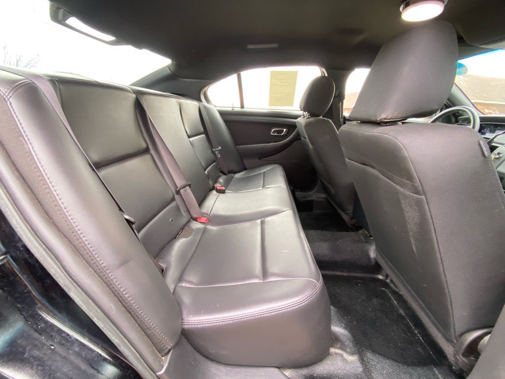 2017 Ford Taurus Image 11