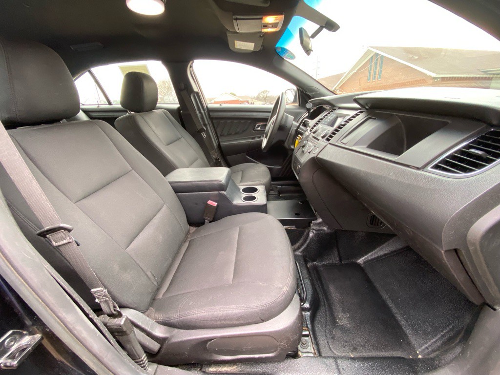2017 Ford Taurus Image 12