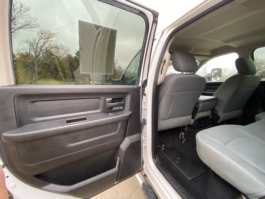 2018 RAM 3500 Image 10