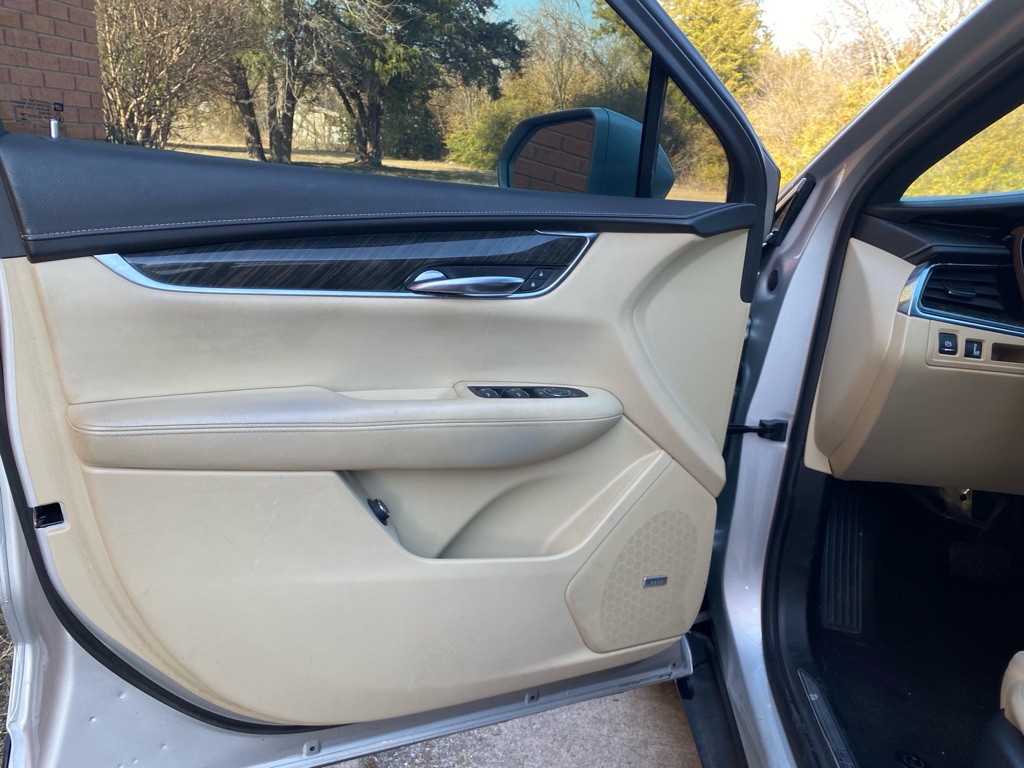 2017 Cadillac XT5 Image 8