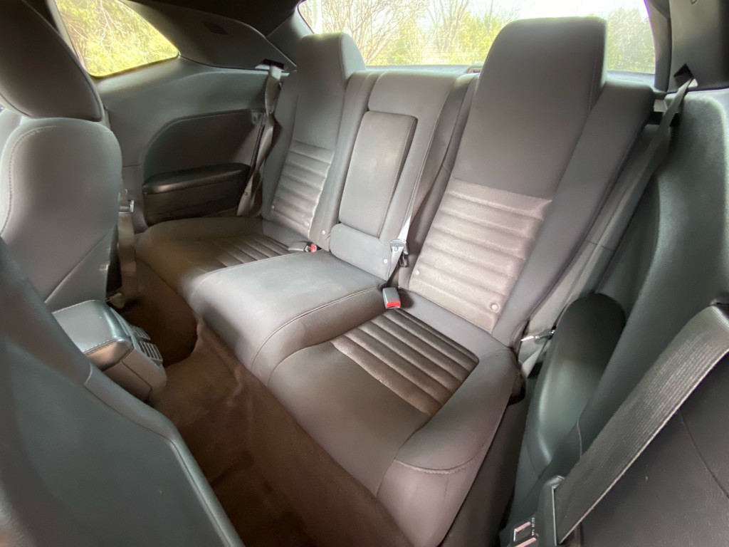 2010 Dodge Challenger Image 10