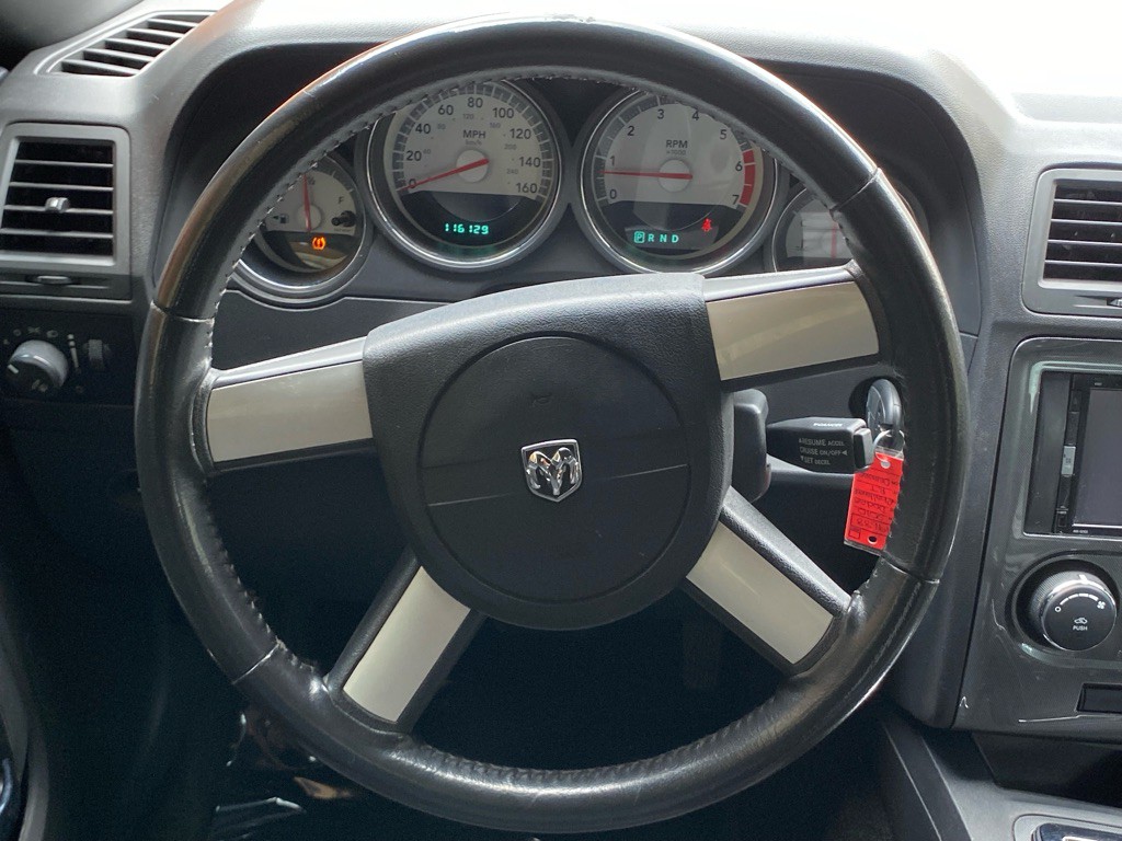 2010 Dodge Challenger Image 15