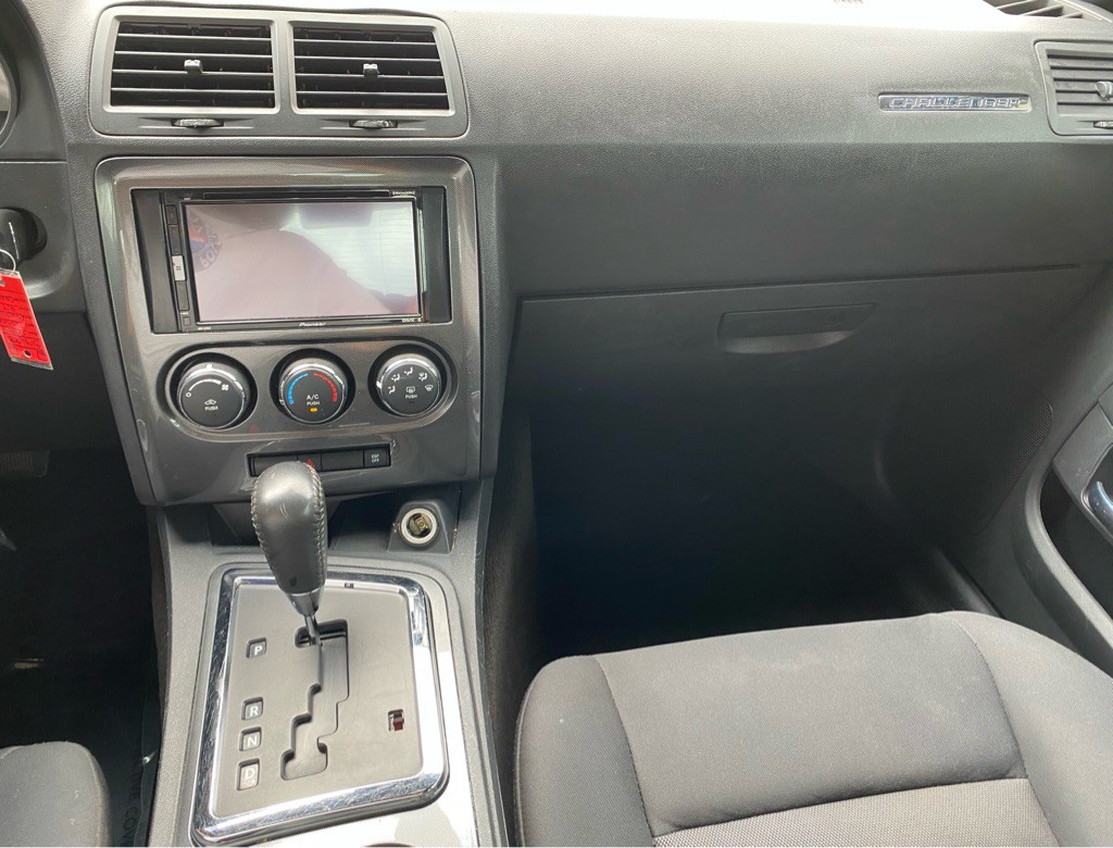 2010 Dodge Challenger Image 16