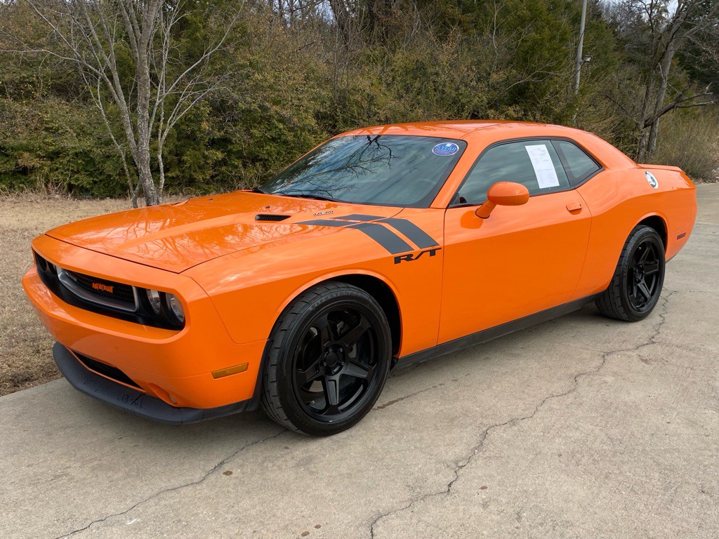 2014 Dodge Challenger Image 1