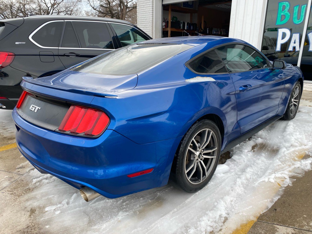 2017 Ford Mustang Image 2