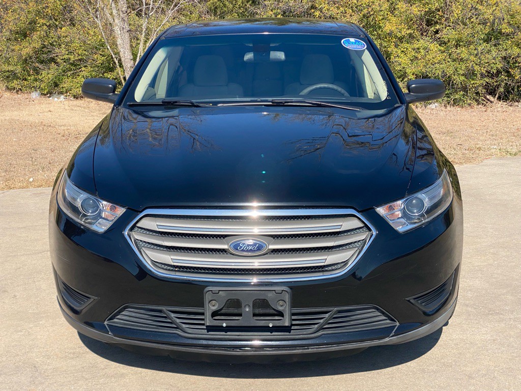 2016 Ford Taurus Image 2