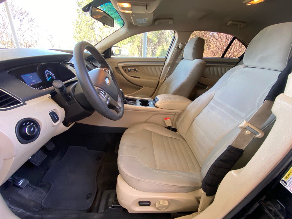 2016 Ford Taurus Image 8