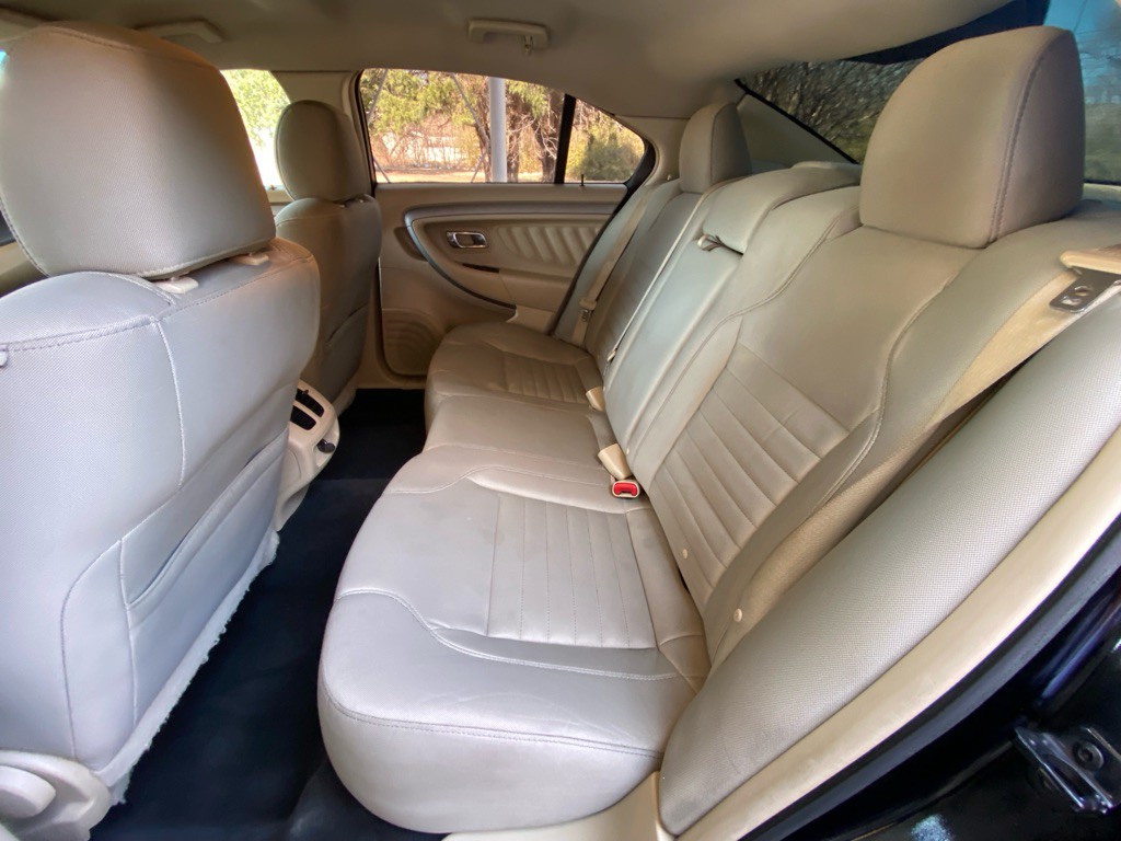 2016 Ford Taurus Image 10