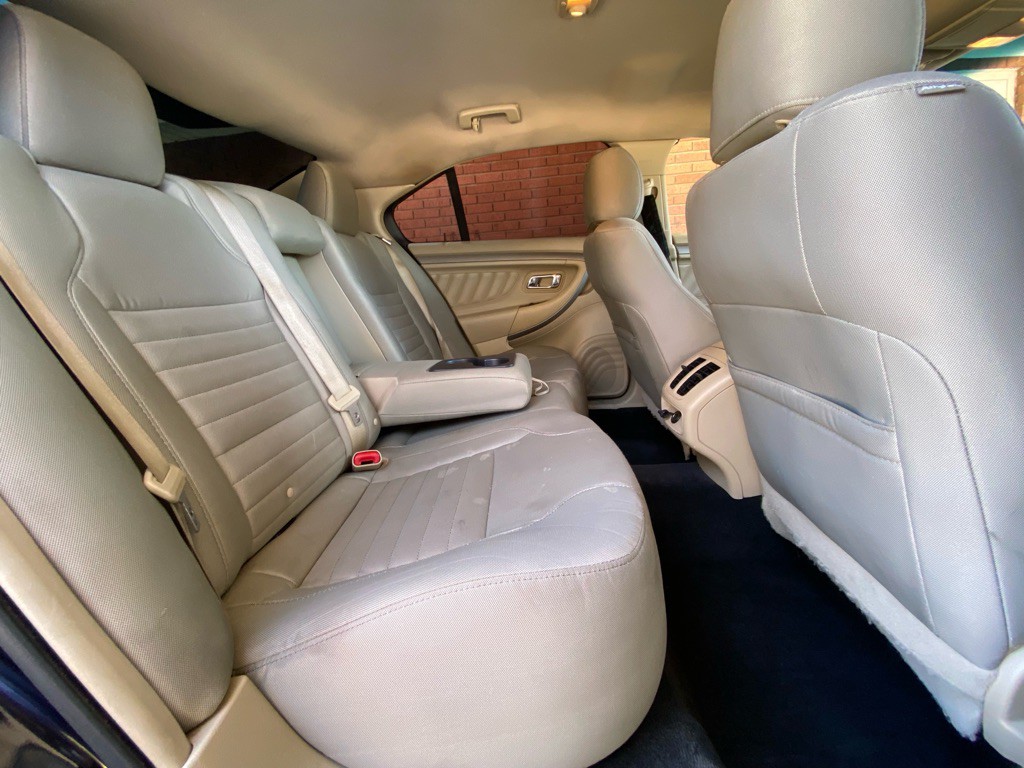 2016 Ford Taurus Image 11