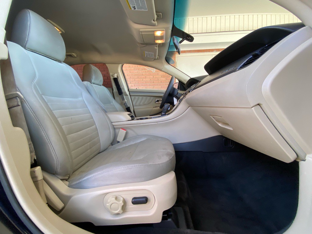 2016 Ford Taurus Image 12