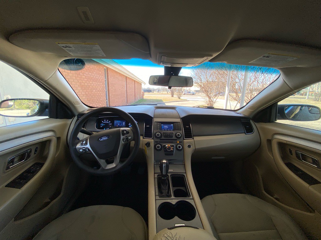 2016 Ford Taurus Image 13