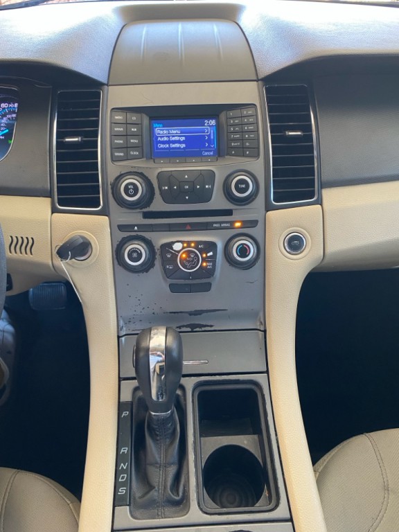 2016 Ford Taurus Image 15