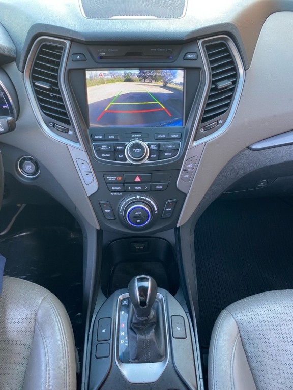 2013 Hyundai Santa Fe Image 16