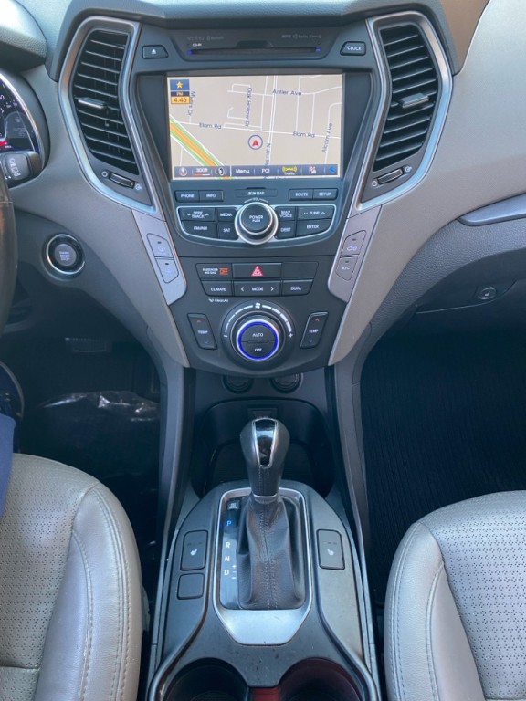 2013 Hyundai Santa Fe Image 17