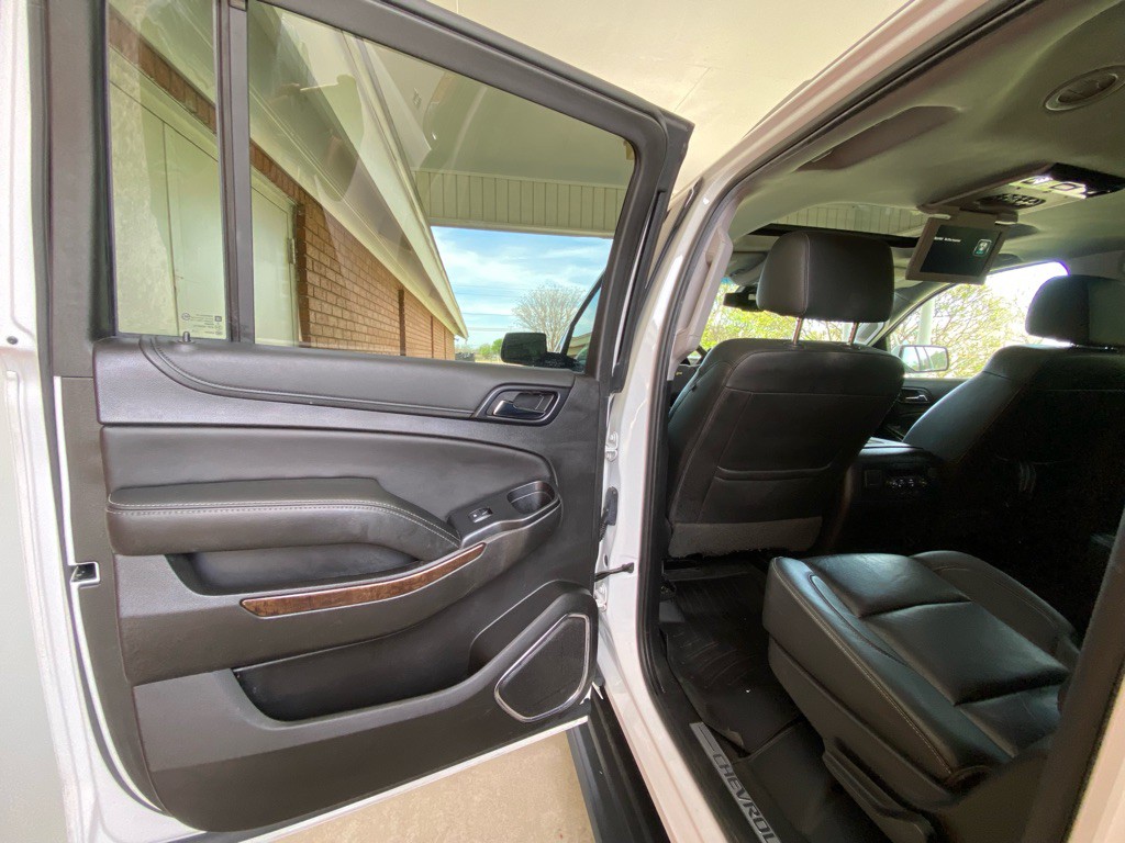2017 Chevrolet Suburban Image 10