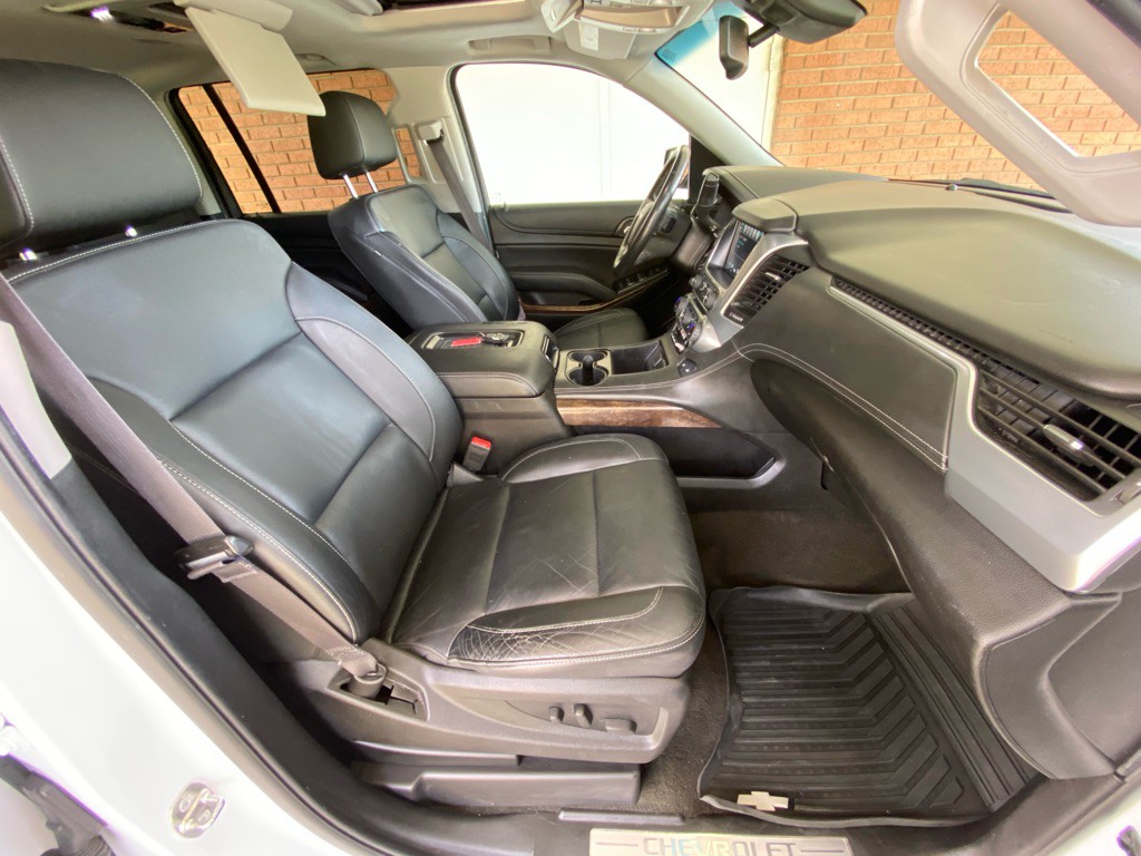 2017 Chevrolet Suburban Image 16