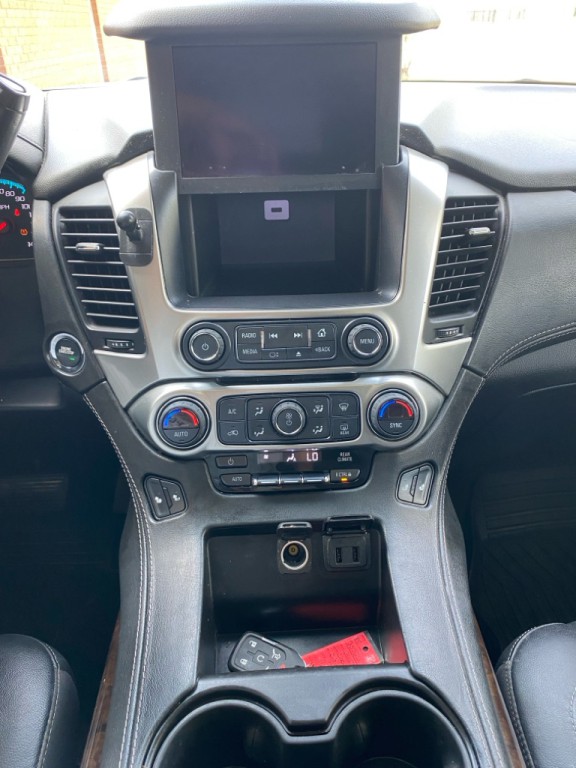 2017 Chevrolet Suburban Image 22