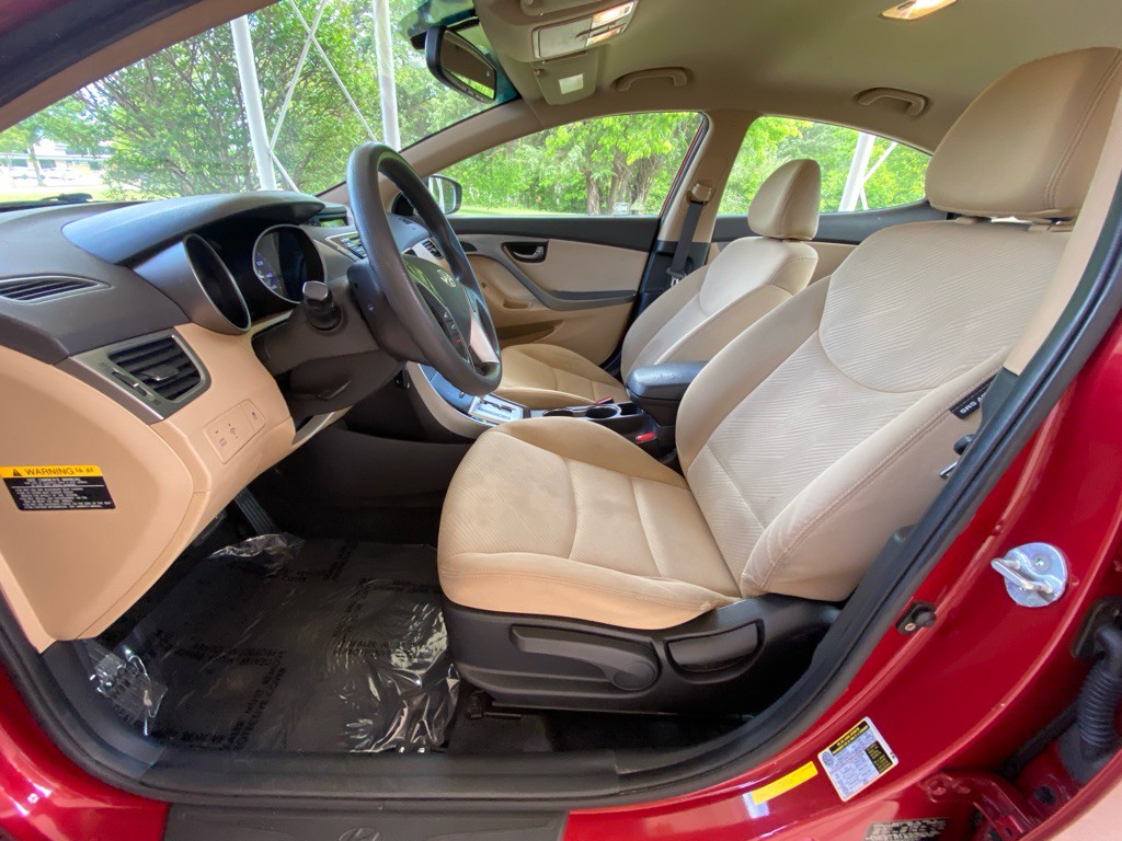 2012 Hyundai Elantra Image 9