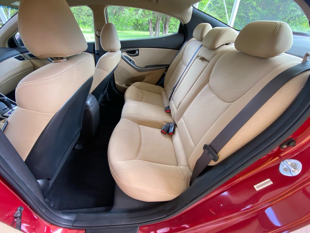 2012 Hyundai Elantra Image 11