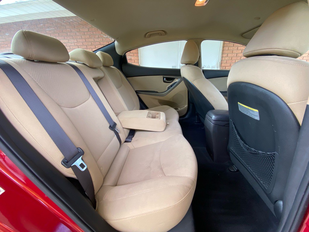 2012 Hyundai Elantra Image 12