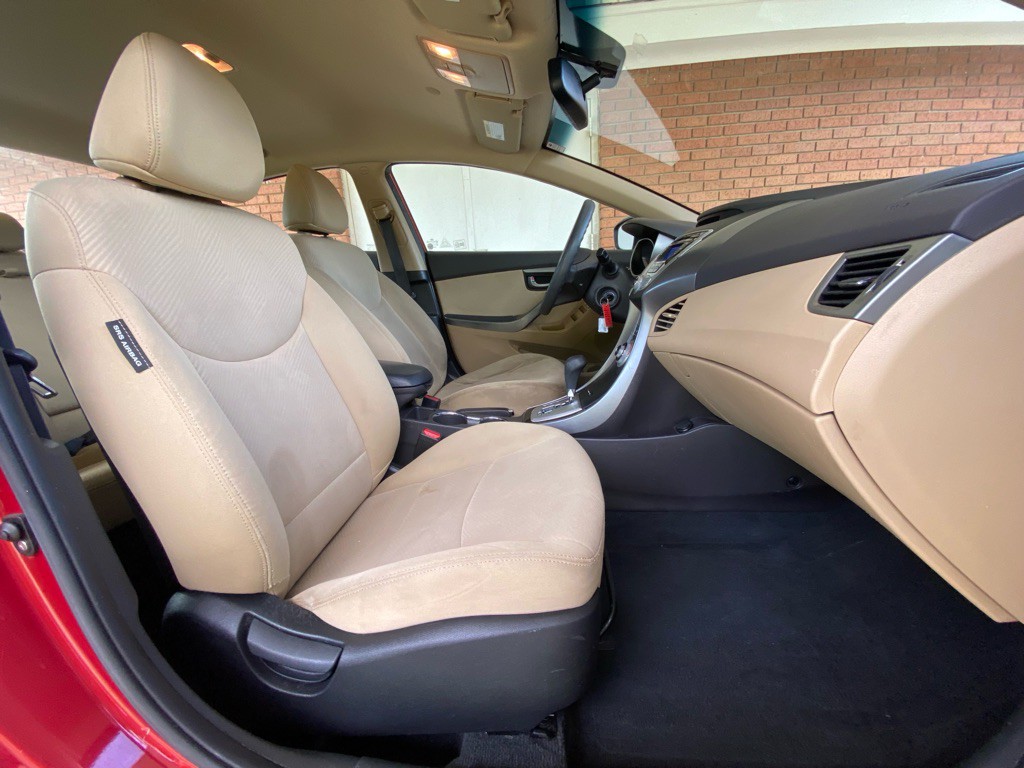 2012 Hyundai Elantra Image 13