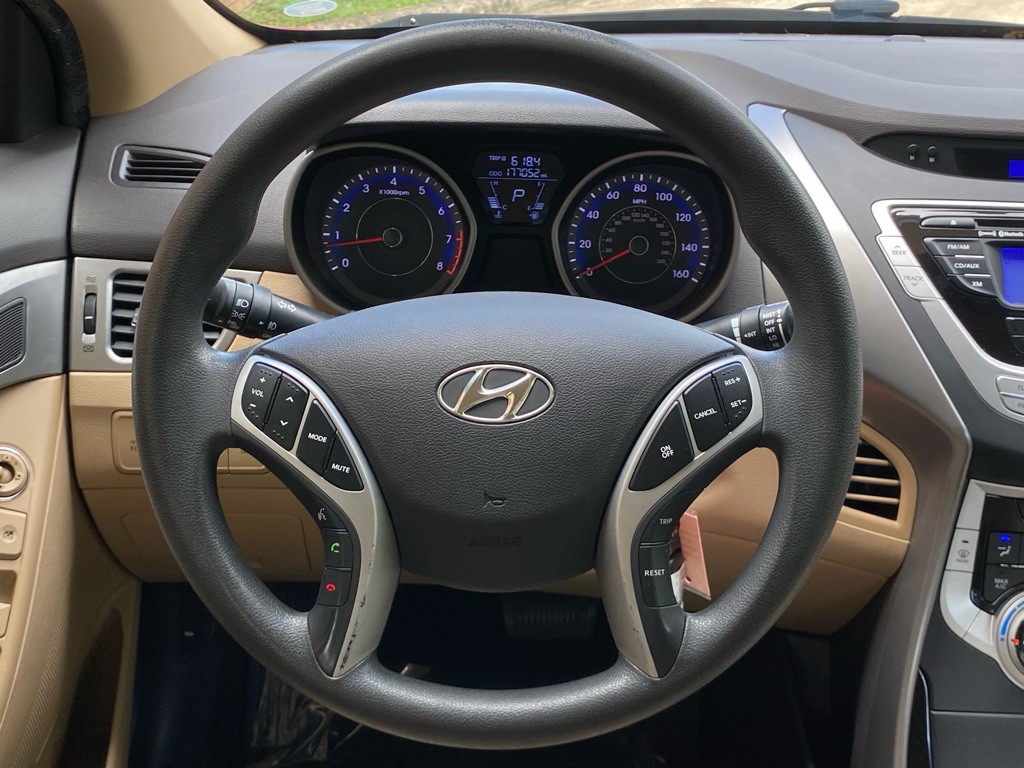 2012 Hyundai Elantra Image 15