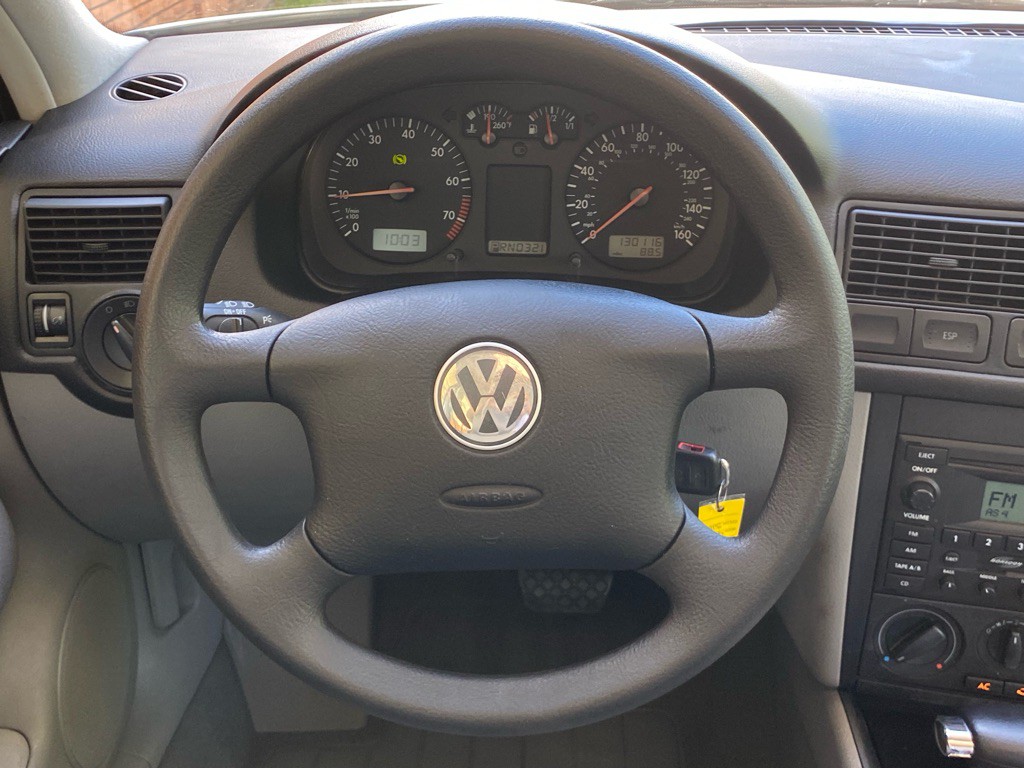 2004 Volkswagen Golf Image 15