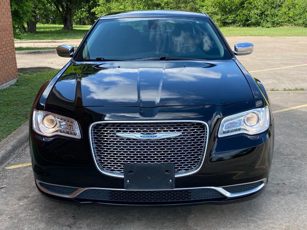2020 Chrysler 300 Image 7