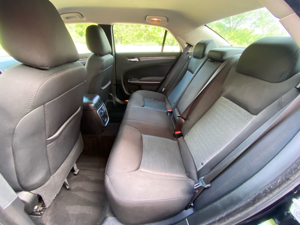 2020 Chrysler 300 Image 11