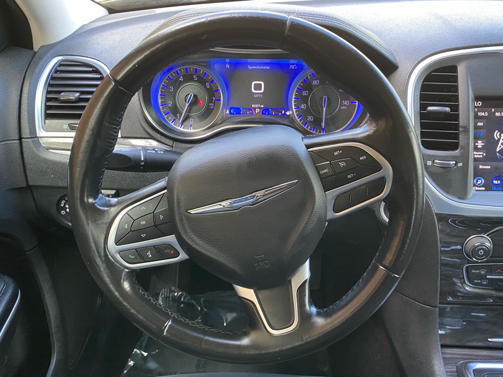 2020 Chrysler 300 Image 16