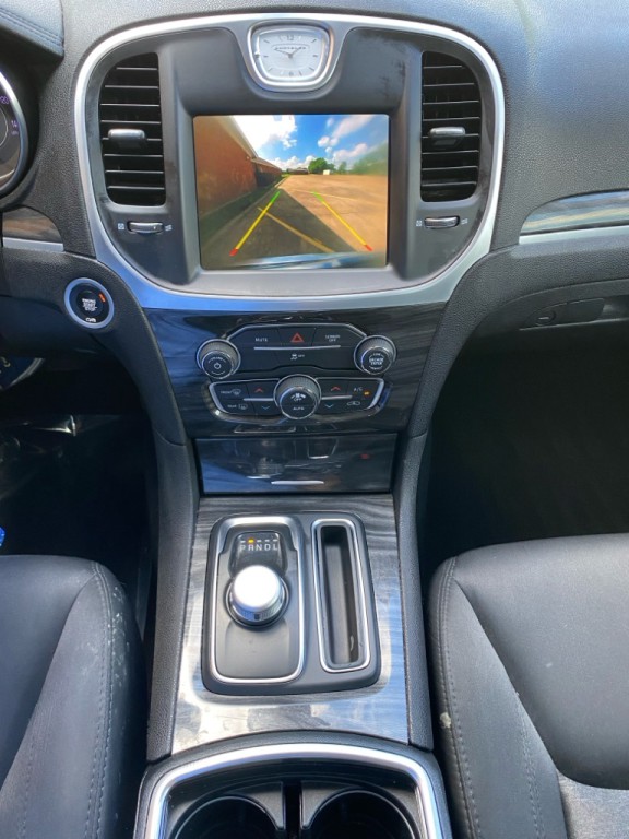 2020 Chrysler 300 Image 18
