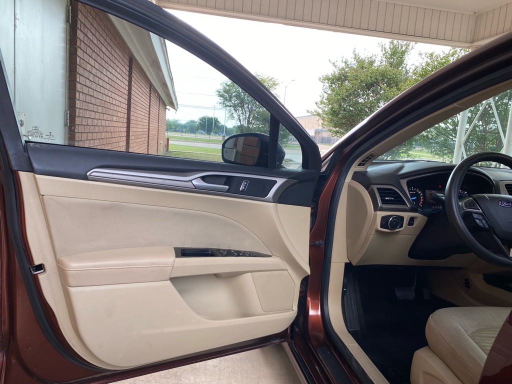 2016 Ford Fusion Image 8
