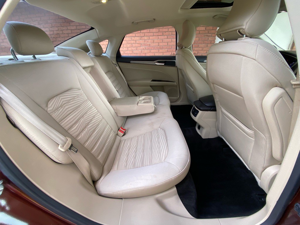 2016 Ford Fusion Image 12