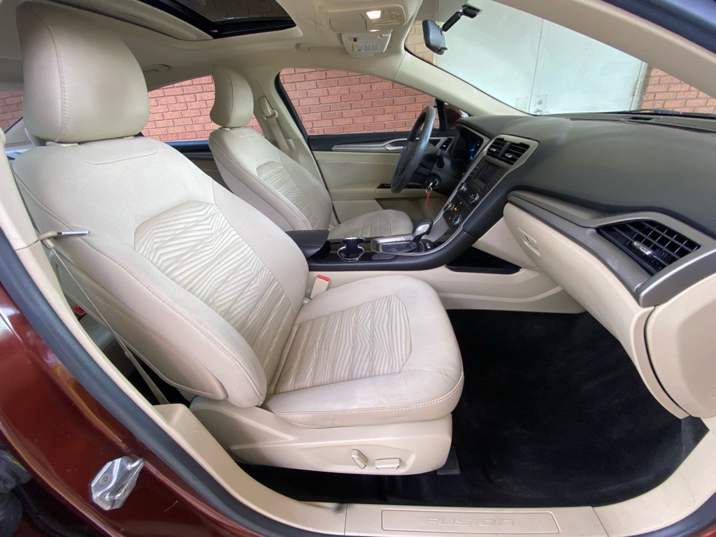 2016 Ford Fusion Image 13