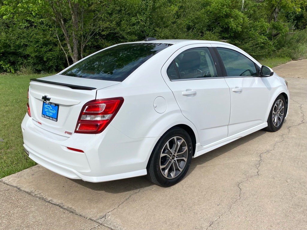 2018 Chevrolet Sonic Image 6