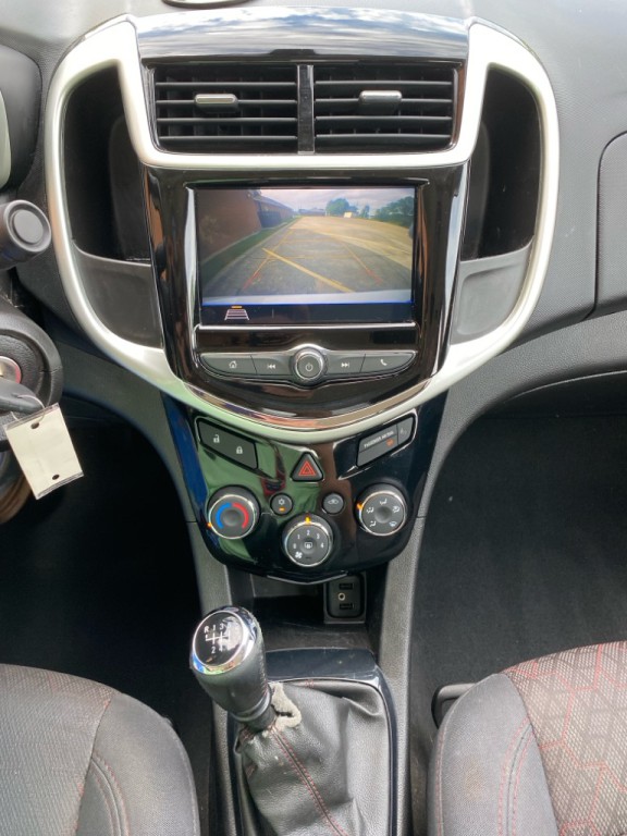 2018 Chevrolet Sonic Image 16