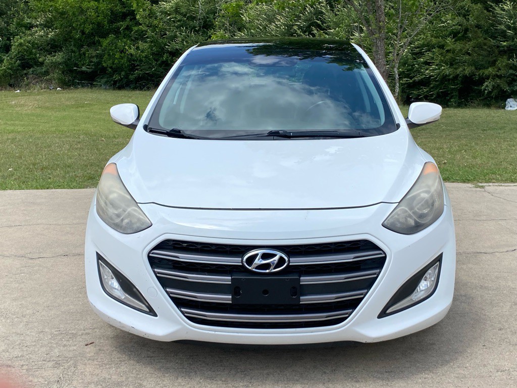 2016 Hyundai Elantra Image 2