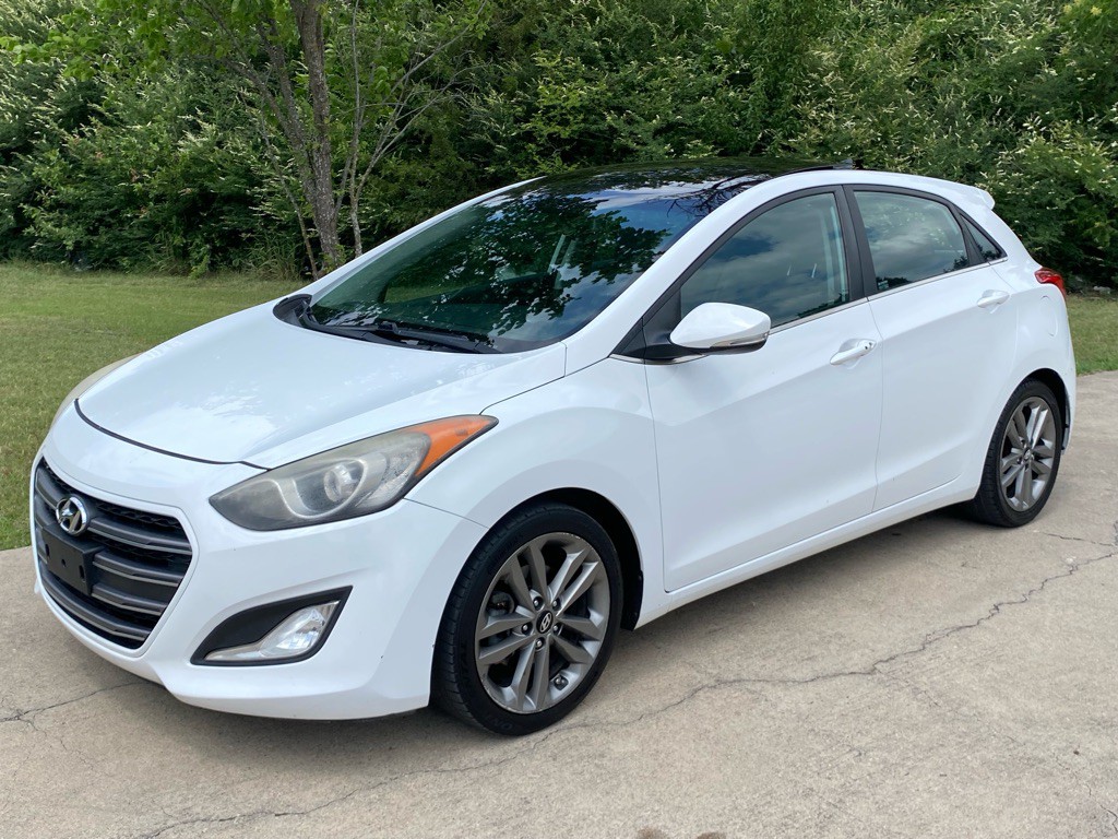 2016 Hyundai Elantra Image 3
