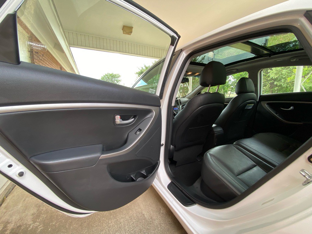 2016 Hyundai Elantra Image 9