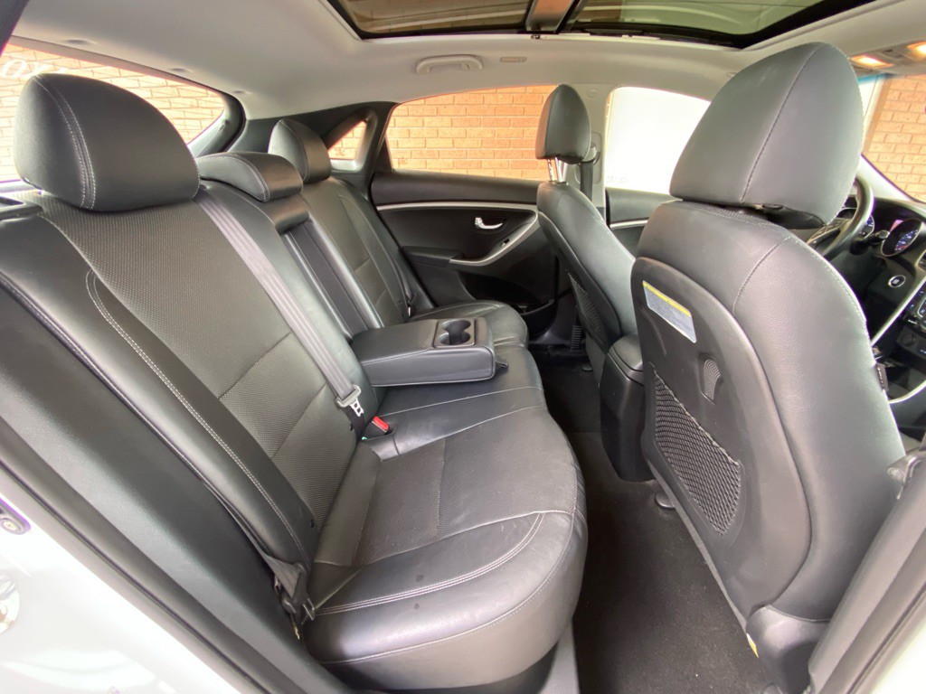 2016 Hyundai Elantra Image 11