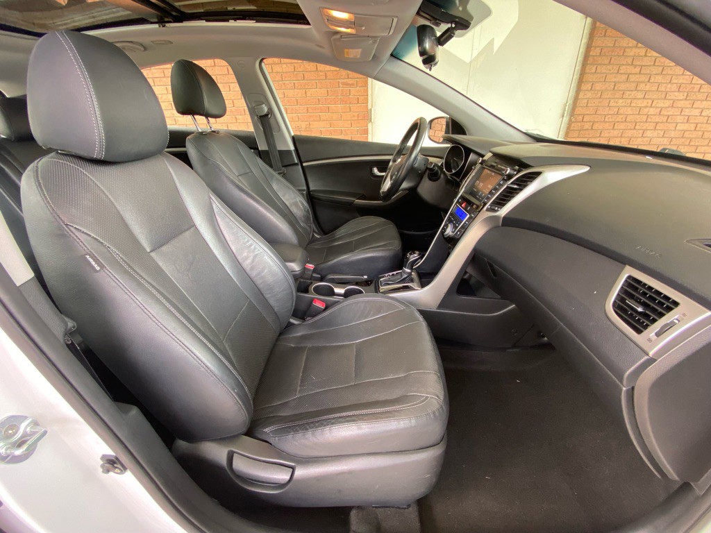2016 Hyundai Elantra Image 12