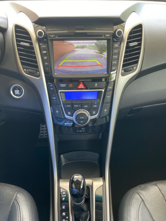 2016 Hyundai Elantra Image 16