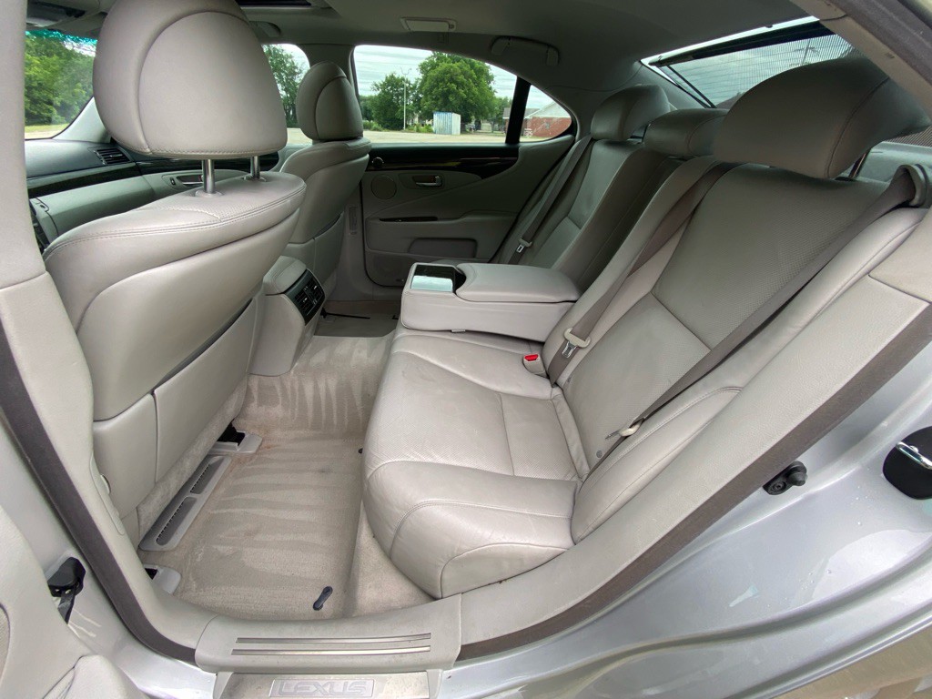2007 Lexus LS Image 10