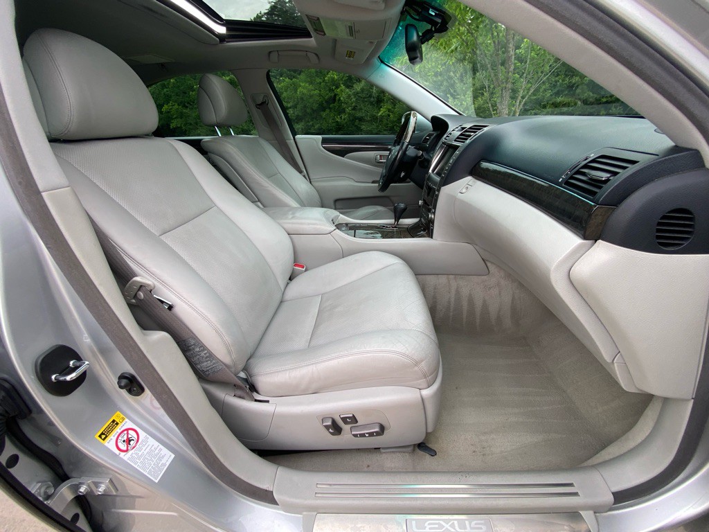 2007 Lexus LS Image 13