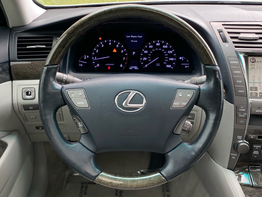 2007 Lexus LS Image 15